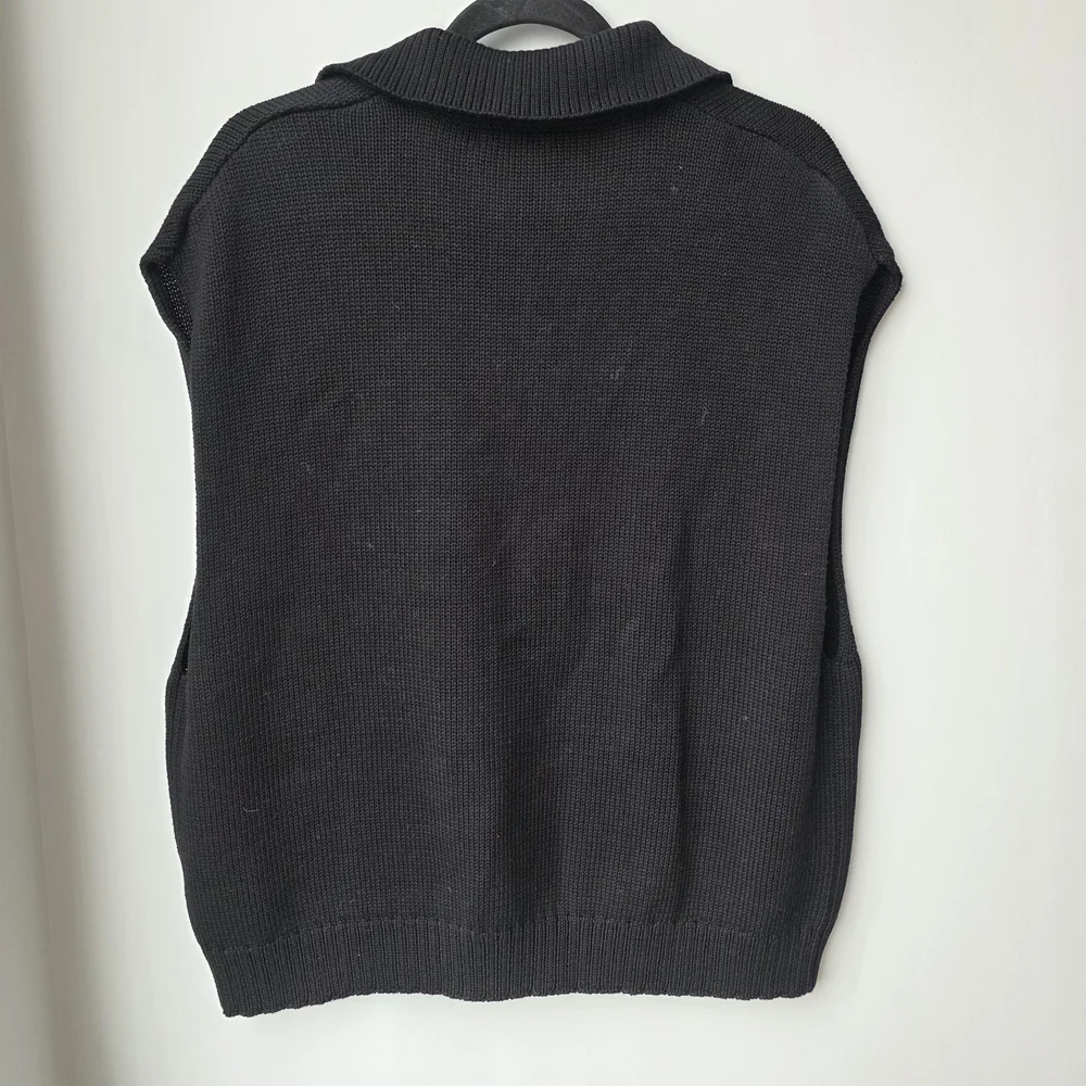 ZARA Knit Sleeveless Sweater Vest Black Size M Collared Minimalist Layering Top - Picture 7 of 12